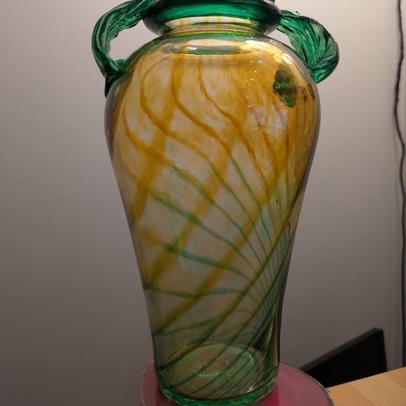 Elegant Green and Yellow Glass Vase - Picture 1 of 4